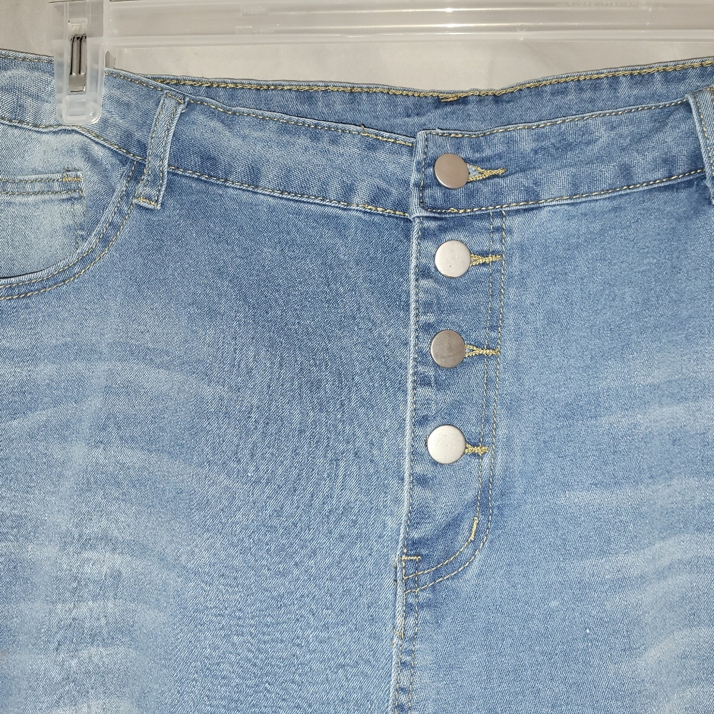 Jeans - Picture 2 of 4